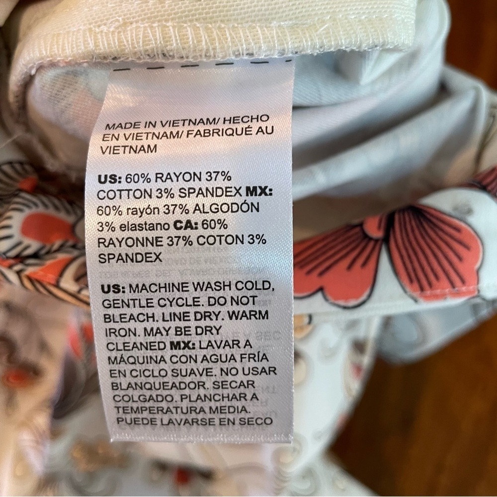 Chico's Floral Petite Ankle Pants - Cream, Orange, Red

[90] - Picture 7 of 11